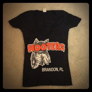 Black Hooters V-neck
